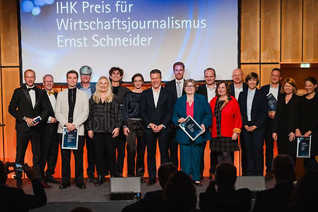 Die Preisträger und Preisträgerinnen vom IHK-Wirtschaftspreis 2024